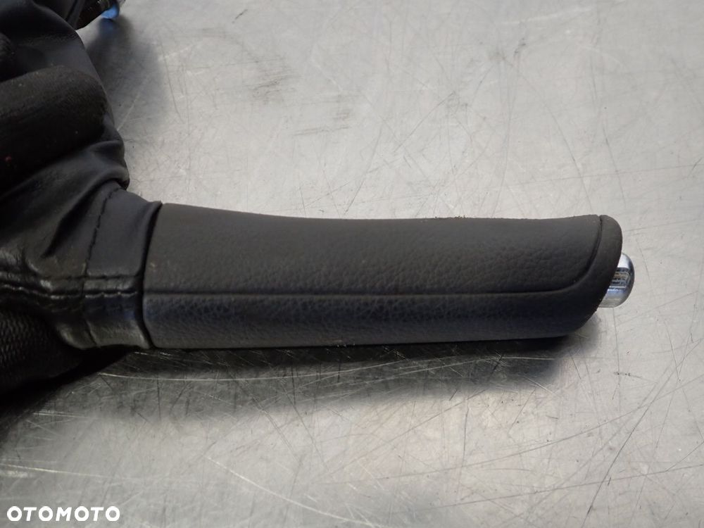 DŹWIGNIA RĘCZNEGO HAMULCA SUBARU IMPREZA GH 1.5 - 5