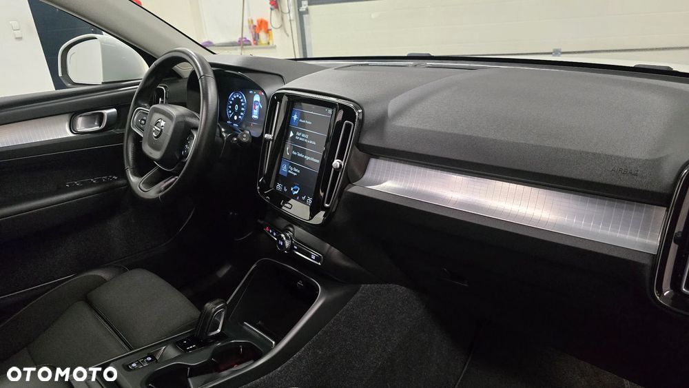 Volvo XC 40 D3 SCR R-Design - 18