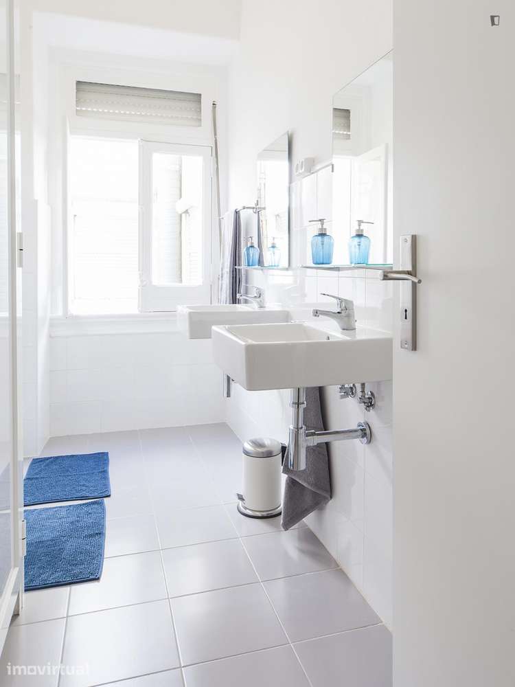 Quarto - localizado em São Sebastião Lisbon - Grande imagem: 4/14
