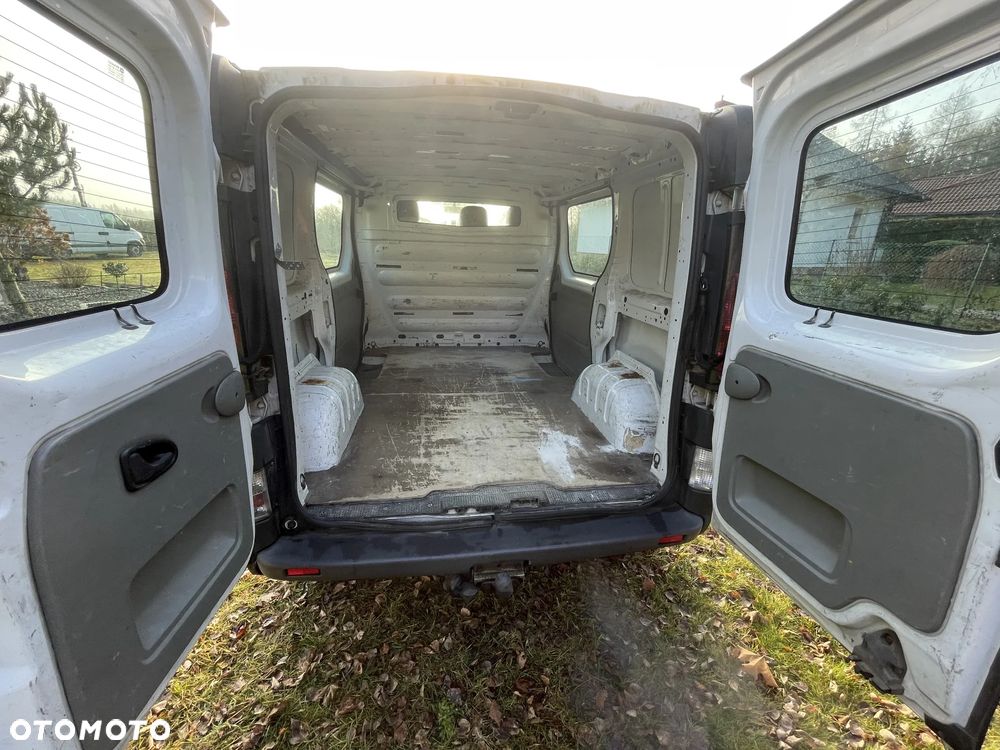 Opel Vivaro - 11