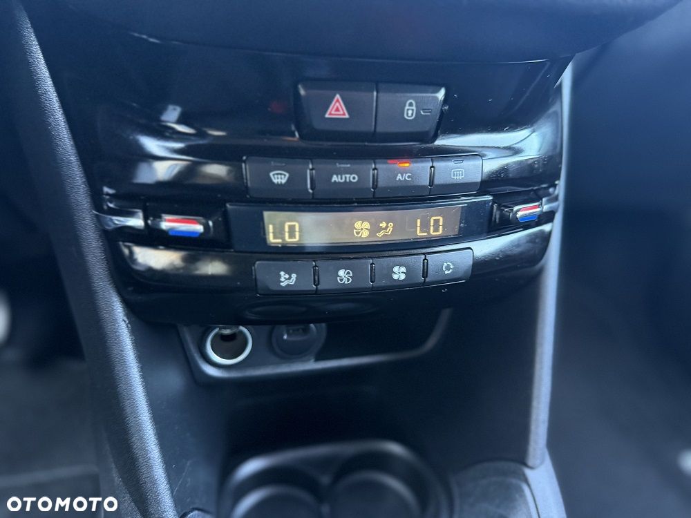 Peugeot 208 Blue-HDi 100 Stop&Start Active - 11