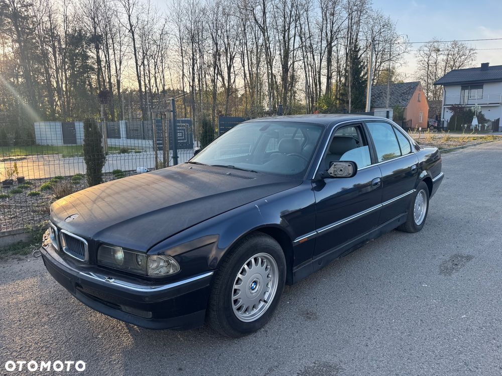 BMW Seria 7 735i L - 4