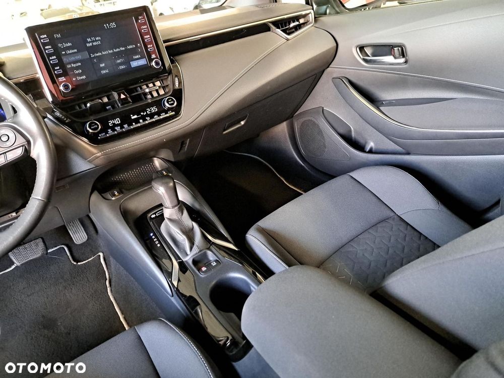 Toyota Corolla 1.8 Hybrid Comfort - 28