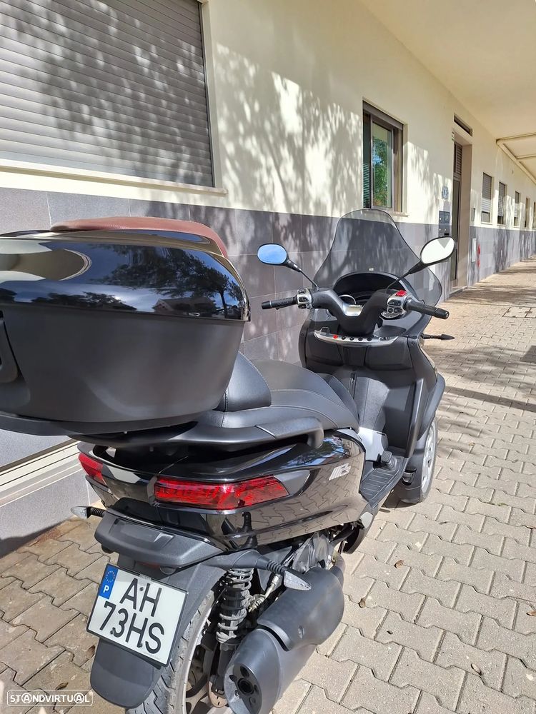 Piaggio MP3 - 2