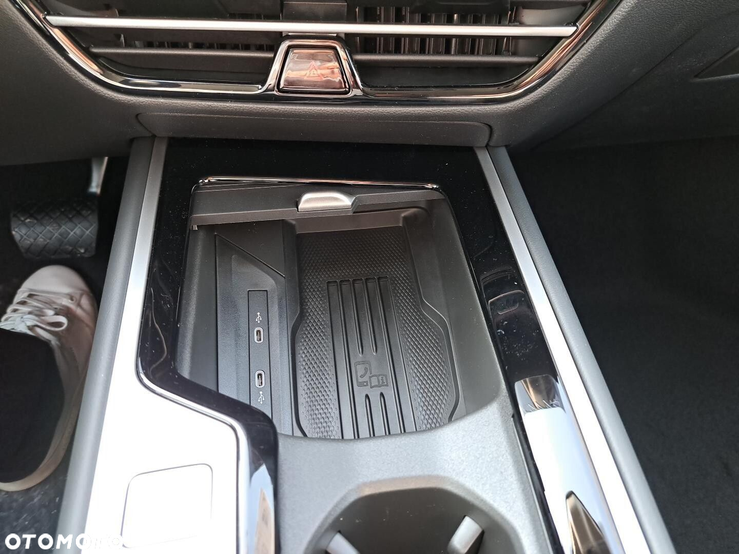 Volkswagen Passat 2.0 TDI SCR 4Mot Elegance DSG - 32