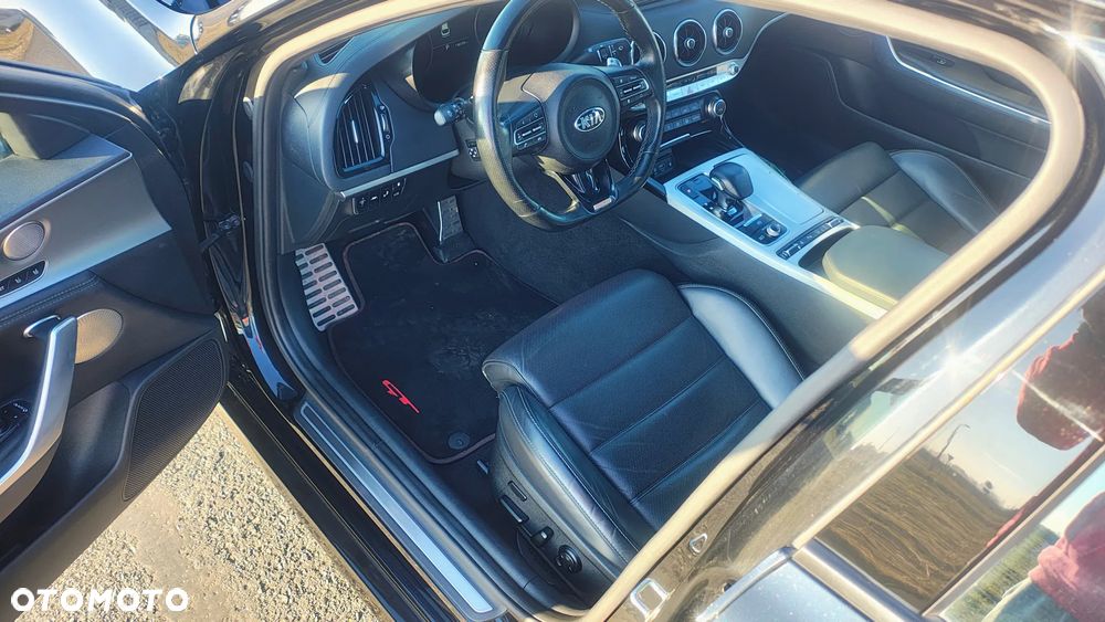 Kia Stinger 3.3 T-GDI AWD GT - 24