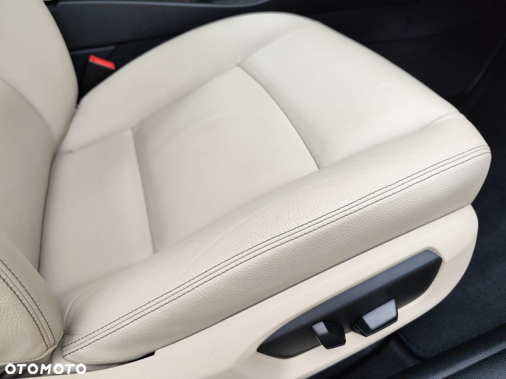 BMW Seria 5 520d Luxury Line - 31