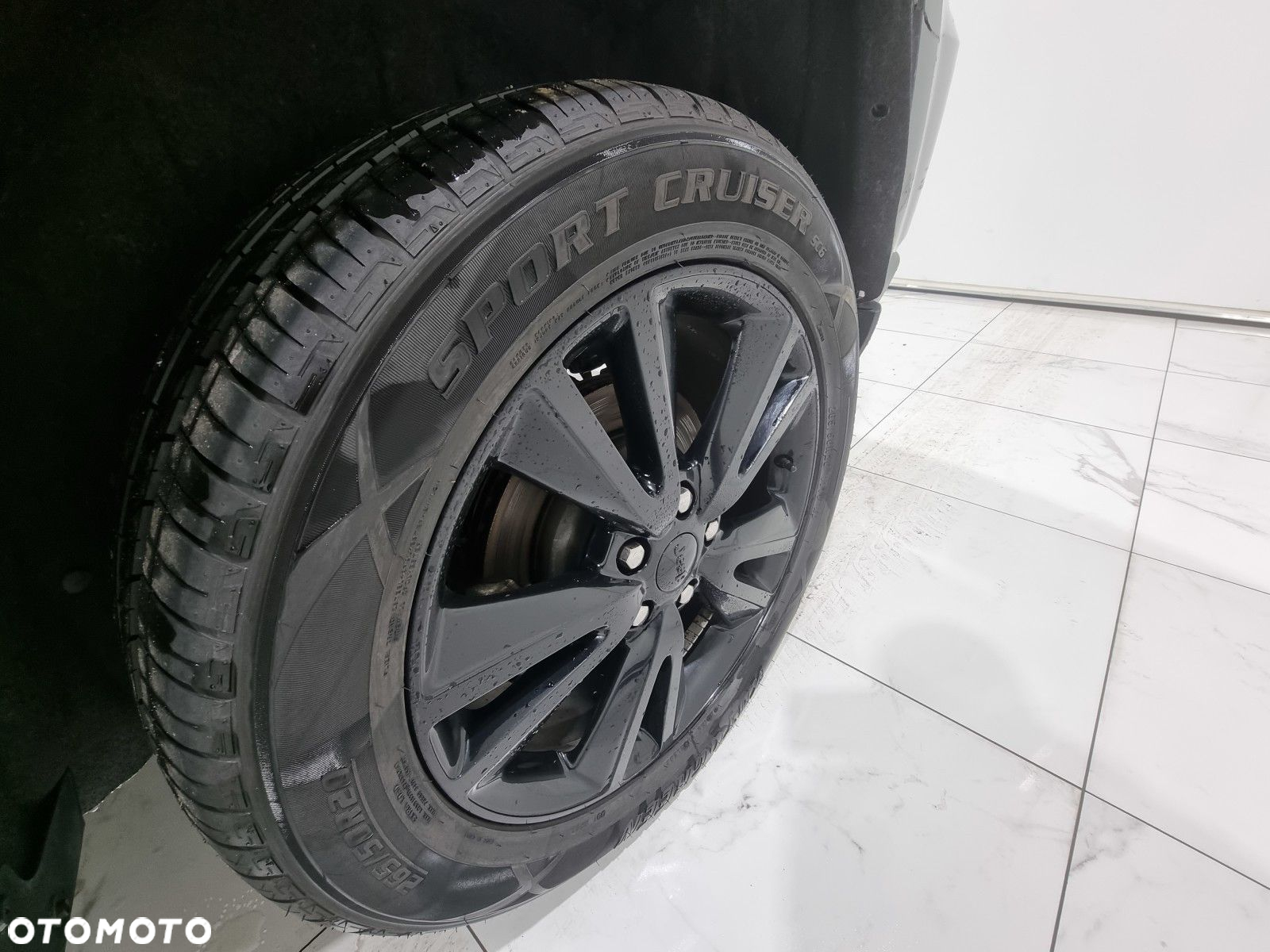 Jeep Grand Cherokee - 12