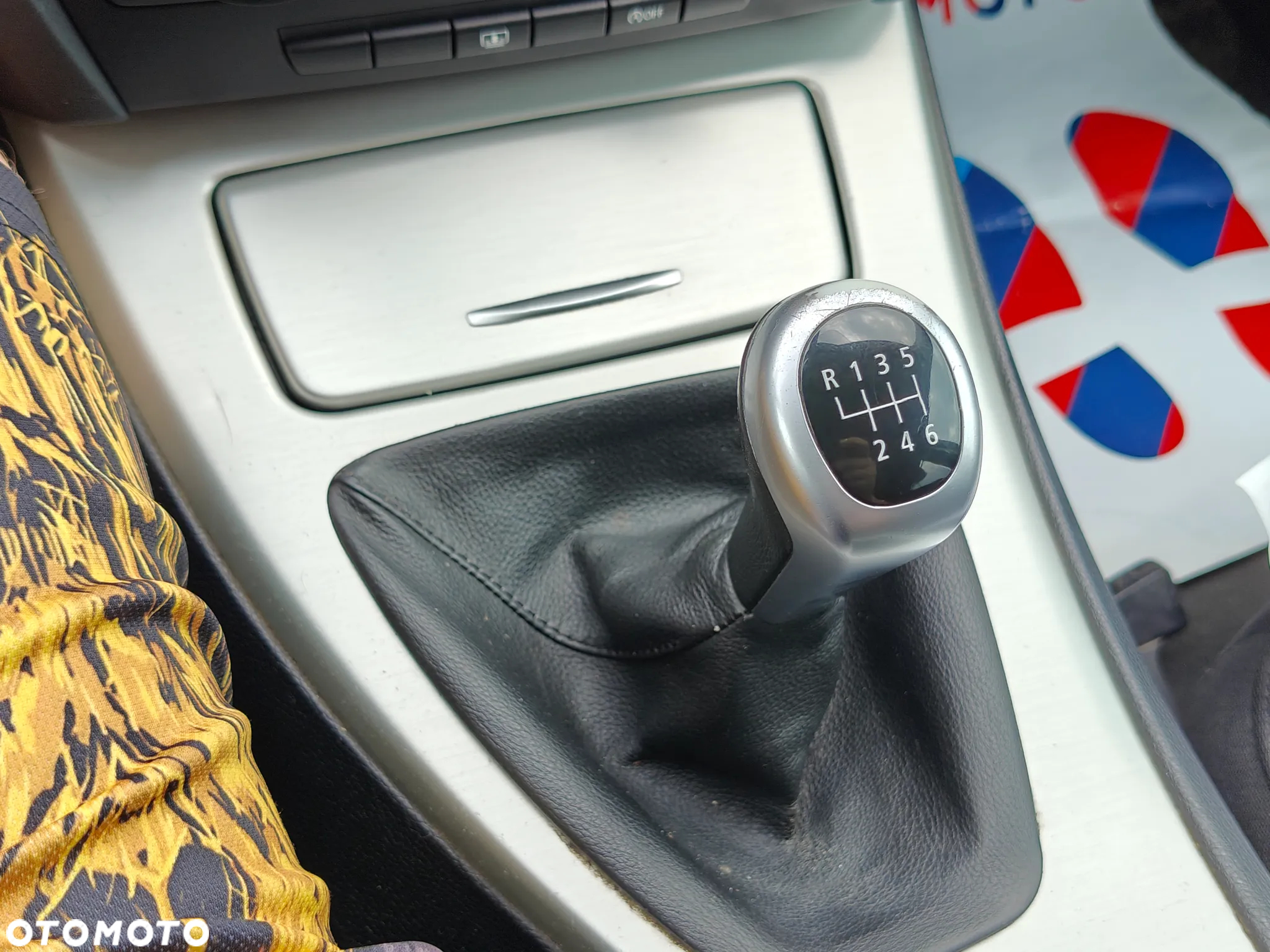 BMW Seria 3 318i - 23