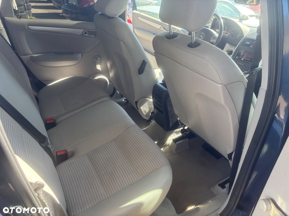 Mercedes-Benz Klasa A 170 Autotronic Avantgarde Grand Edition - 23