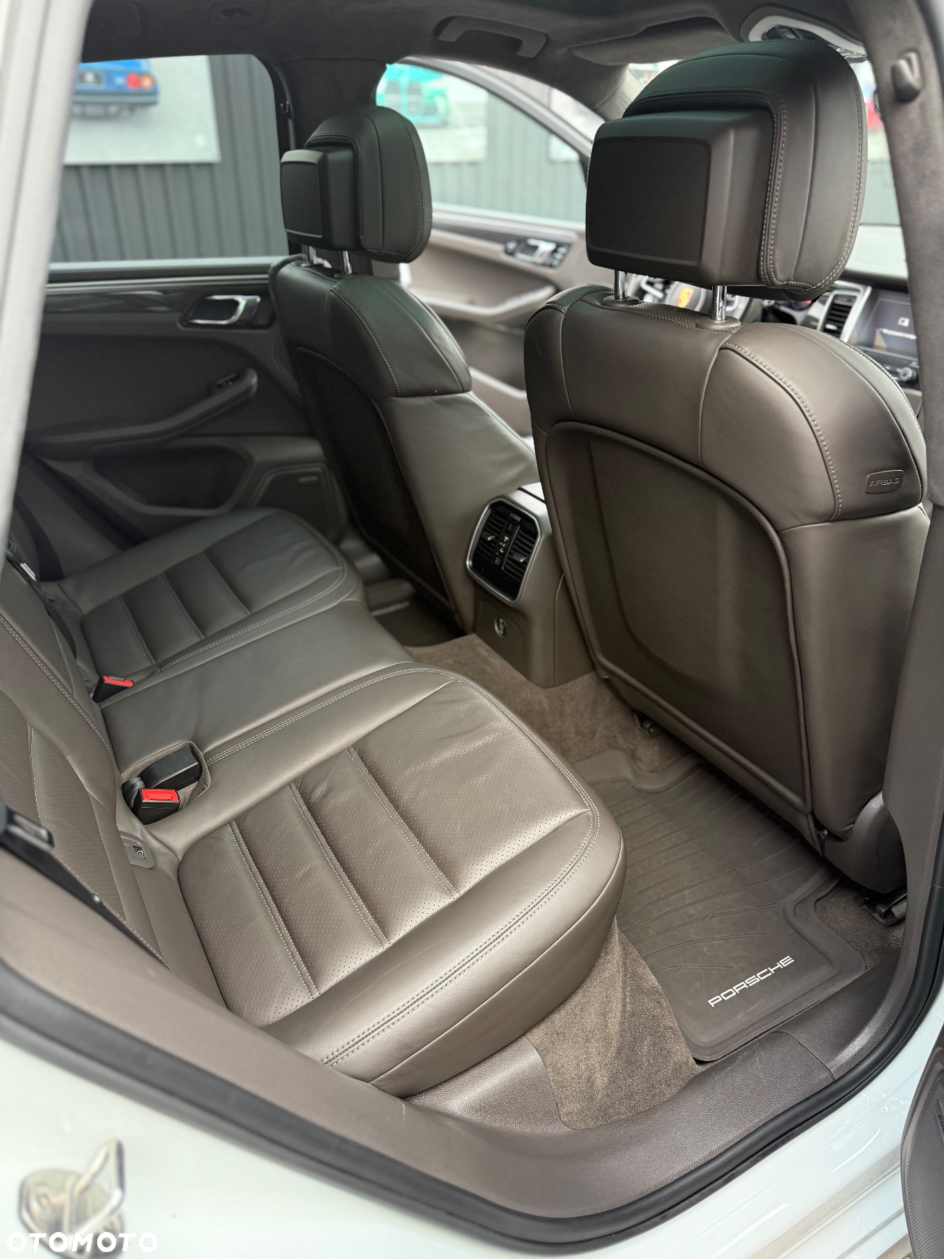 Porsche Macan Turbo - 23