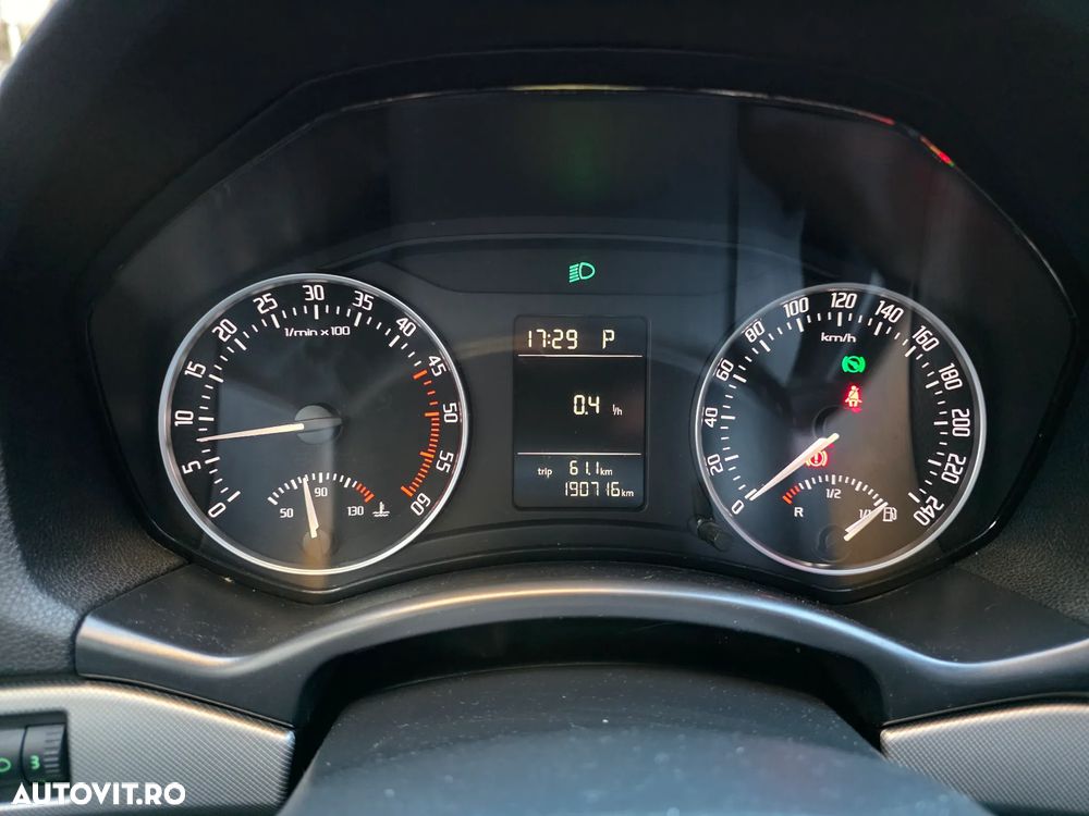 Skoda Octavia 1.6 TDI Business DSG - 7