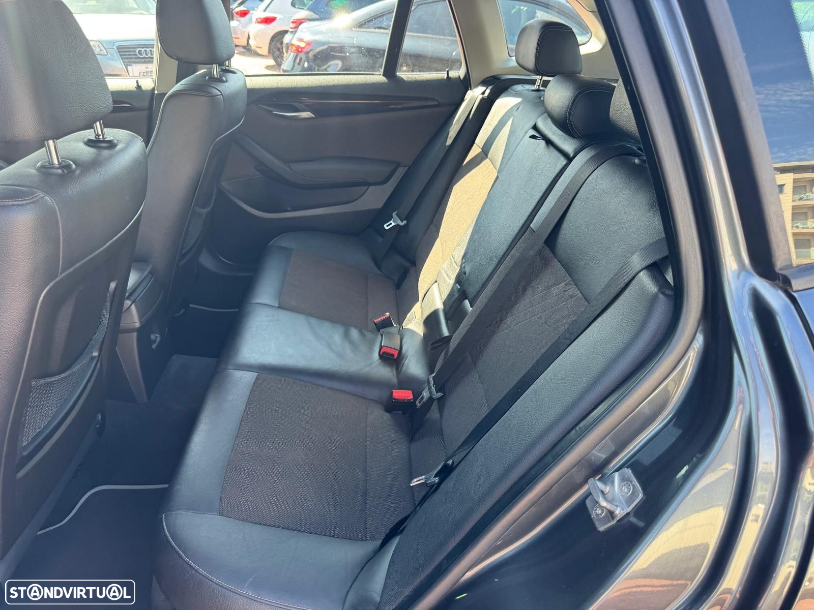BMW X1 16 d sDrive xLine - 40