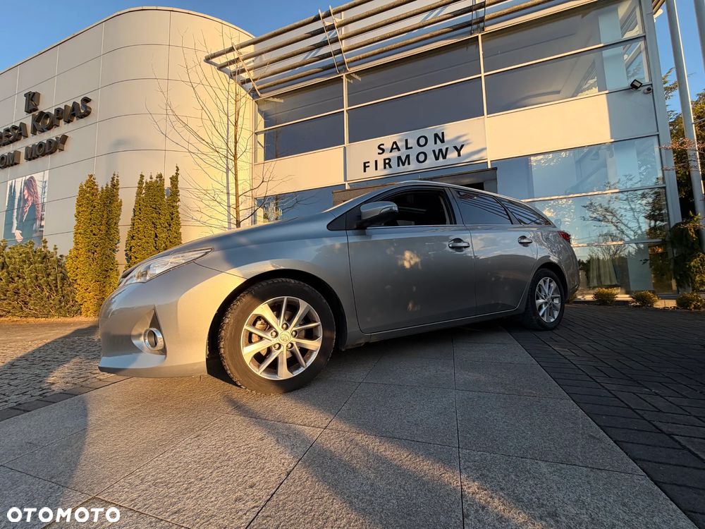 Toyota Auris 1.6 Executive - 26