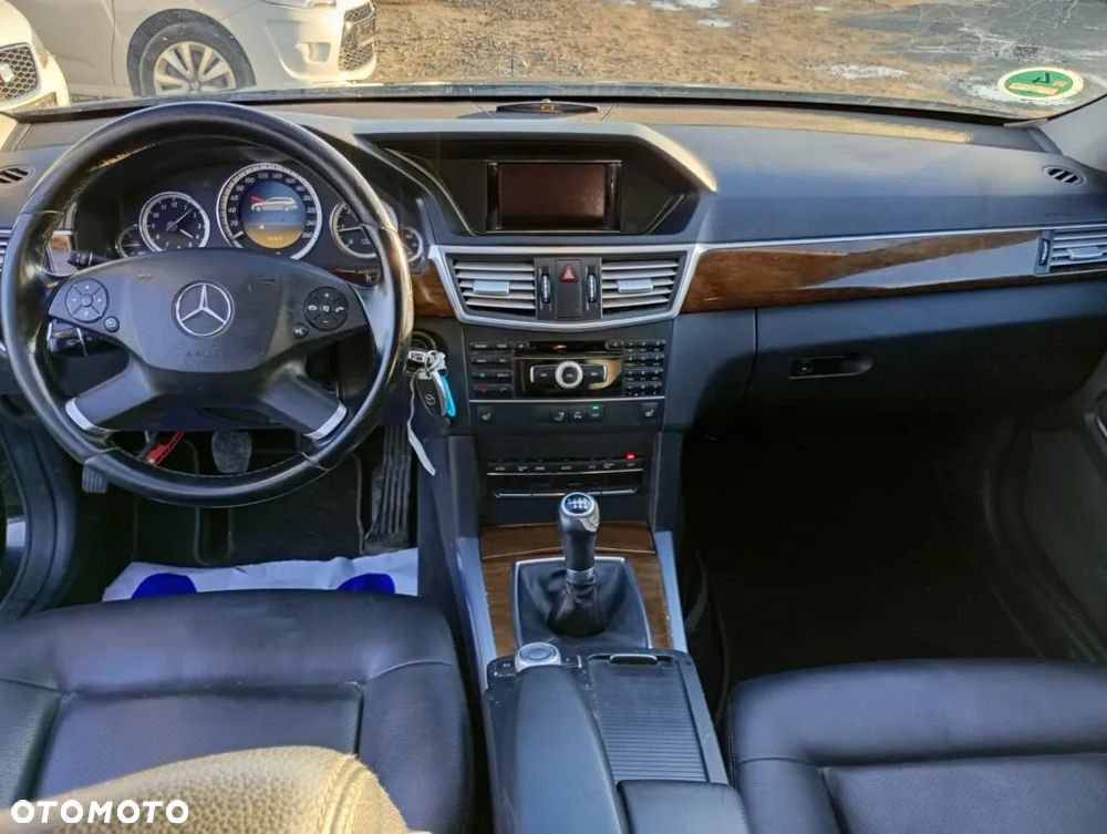 Mercedes-Benz Klasa E 200 T CDI DPF BlueEFFICIENCY - 18