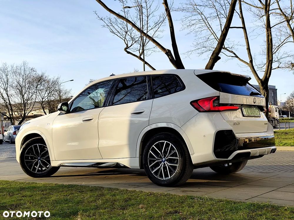 BMW iX1 xDrive30 66.5kWh M Sport - 6