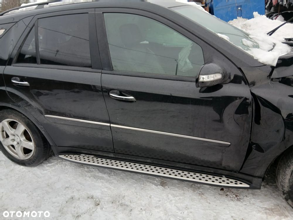 Mercedes ML W164   3.0 cdi  silnik   lakier 197u  skrzynia drzwi  zderzak  fotele deska  zawieszenie belka - 6