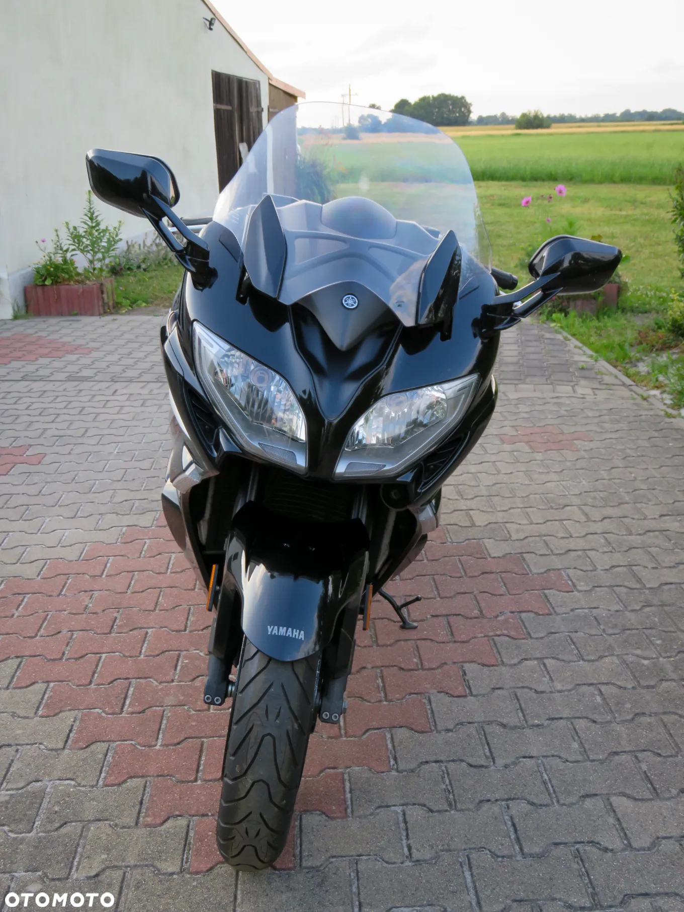 Yamaha FJR - 8