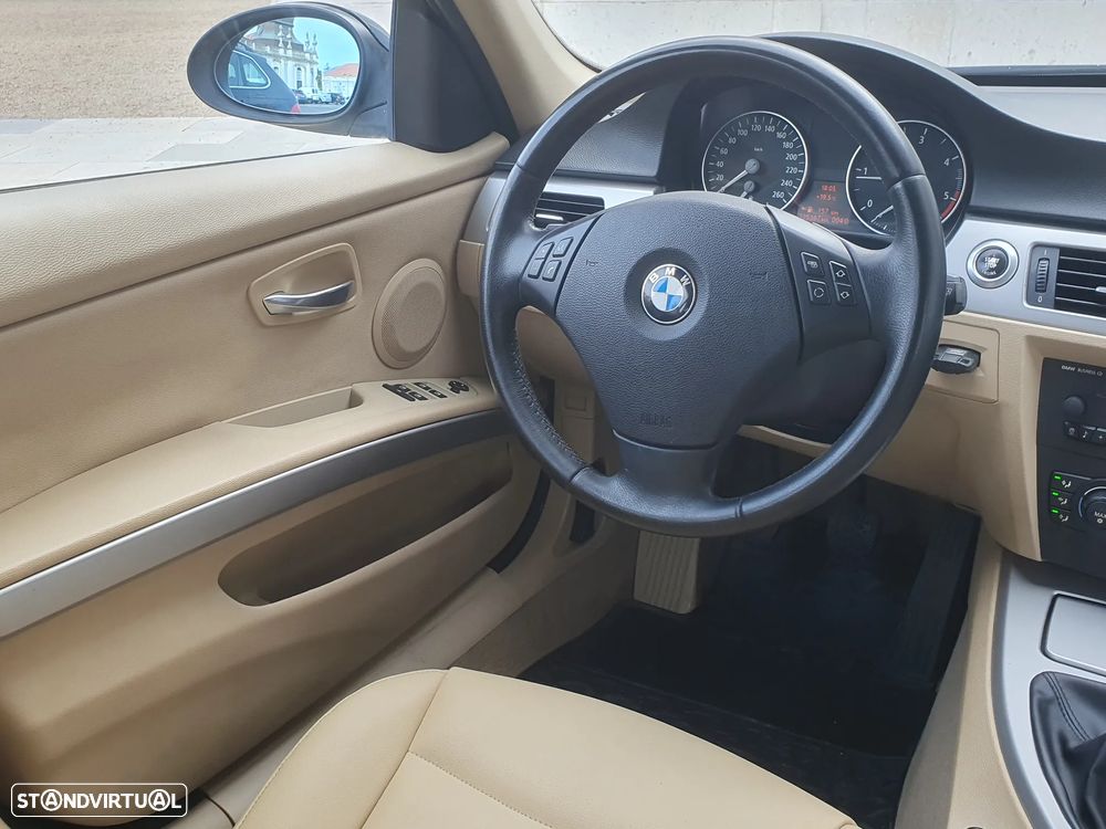 BMW 320 d Exclusive - 18