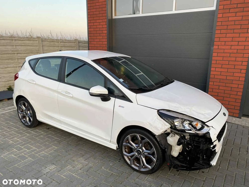 Ford Fiesta 1.5 TDCi S&S ST-LINE - 39