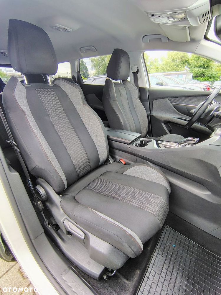 Peugeot 5008 - 10