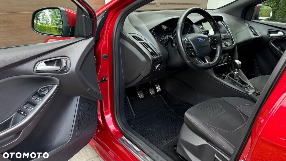 Ford Focus 1.0 EcoBoost Start-Stopp-System ST-LINE DESIGN - 35