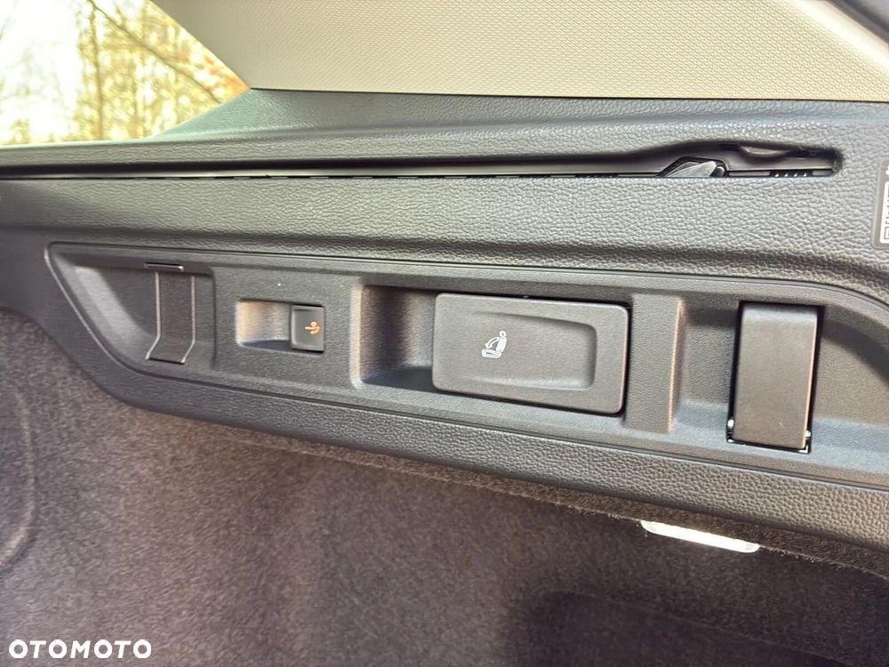 Volkswagen Passat - 12