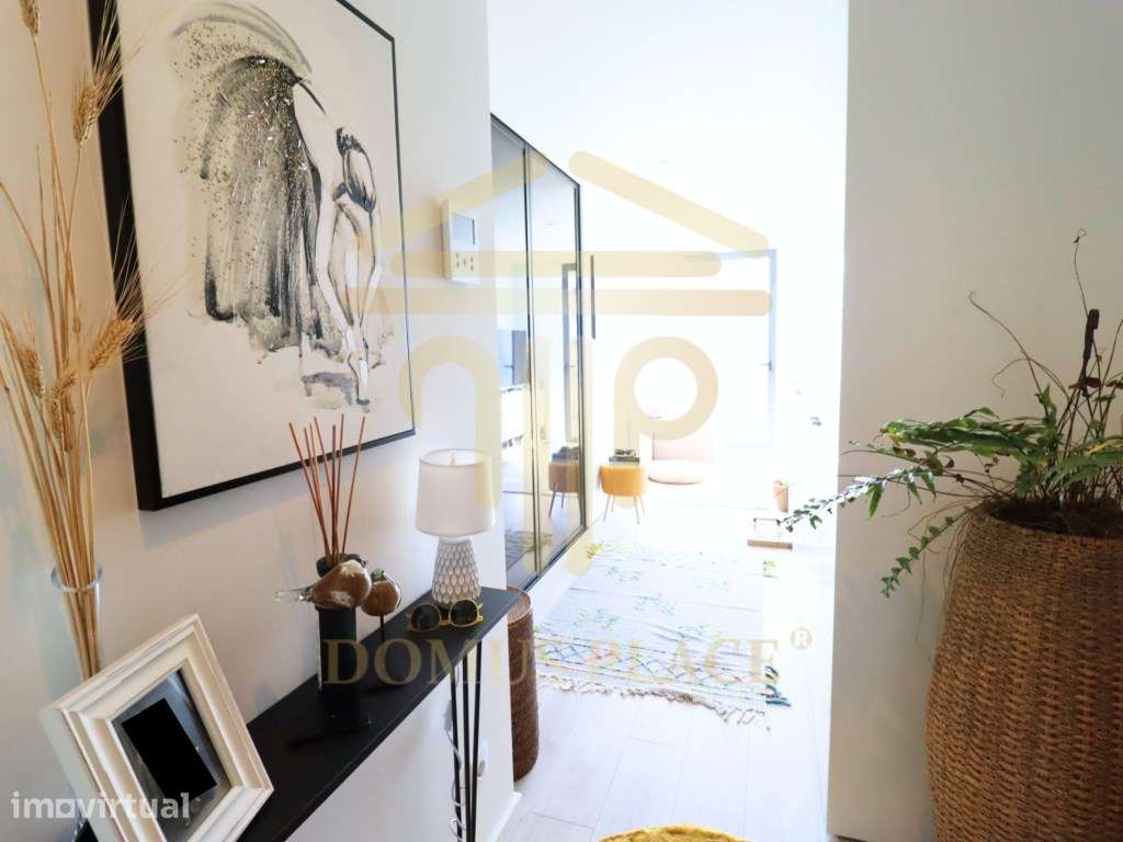 Estúdio T0+1 nos Caulinos, Matosinhos - Elegância e Funcionalidade - Grande imagem: 2/15