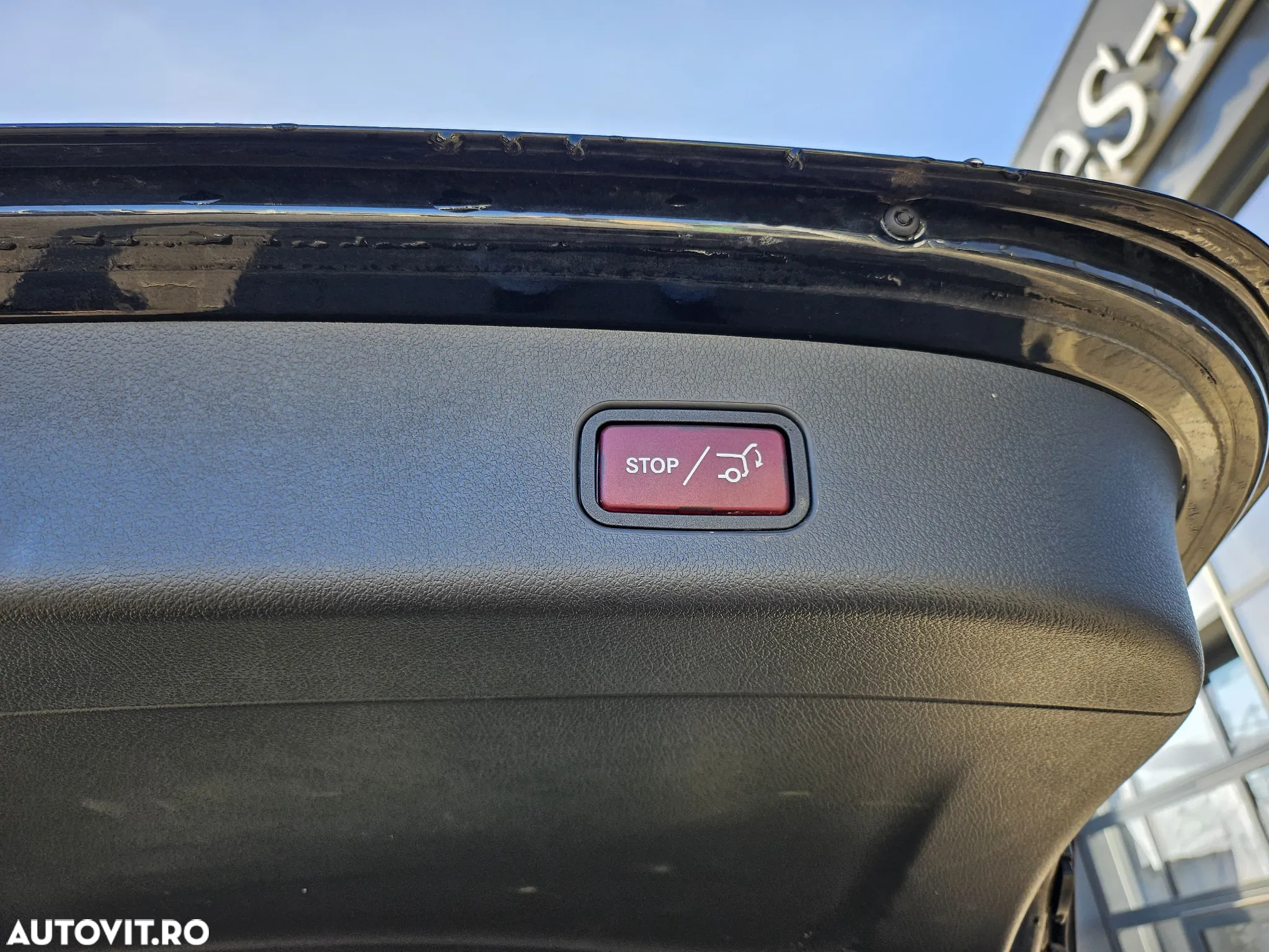 Mercedes-Benz GLC 300 4Matic 9G-TRONIC AMG Line Advanced - 25