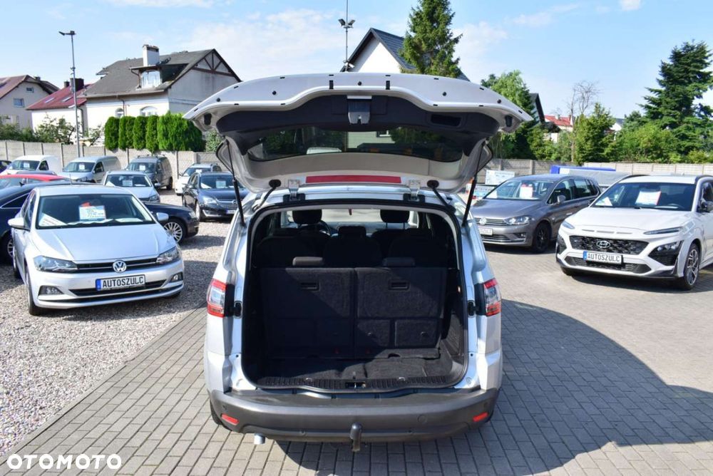 Ford S-Max - 12