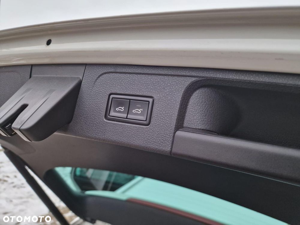 Volkswagen Passat - 35