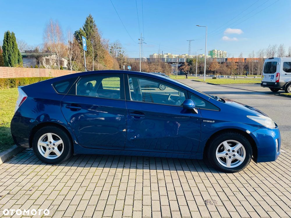 Toyota Prius (Hybrid) Sol - 4