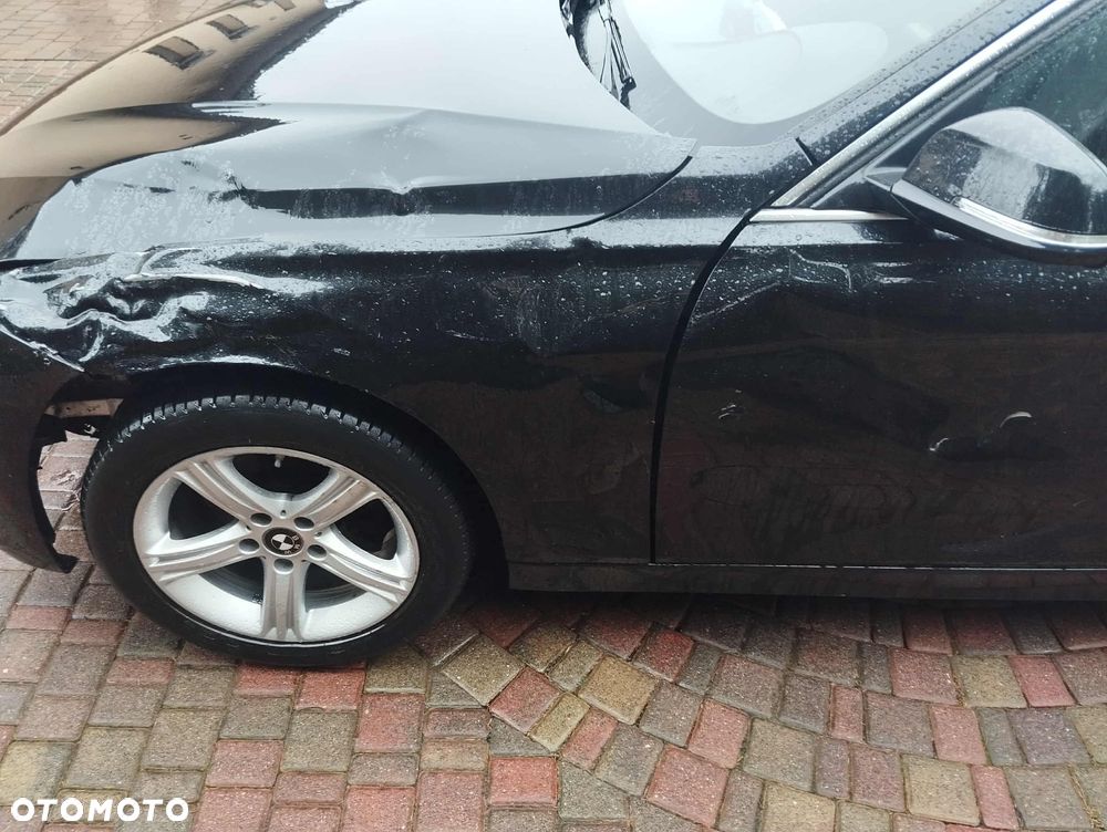 BMW Seria 3 318d Sport Line - 11