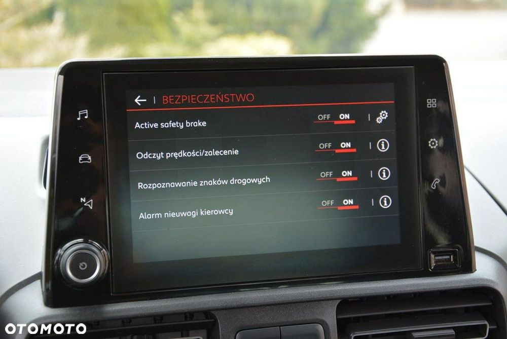 Citroën Berlingo M BlueHDi 130 SHINE - 28