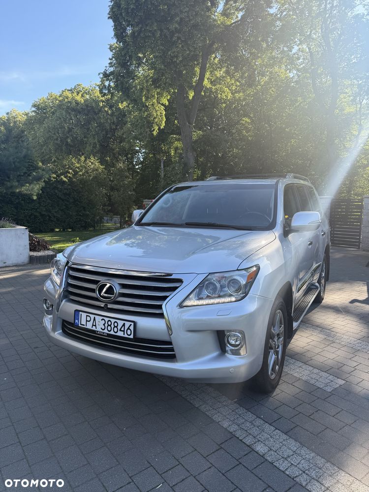 Lexus LX - 8