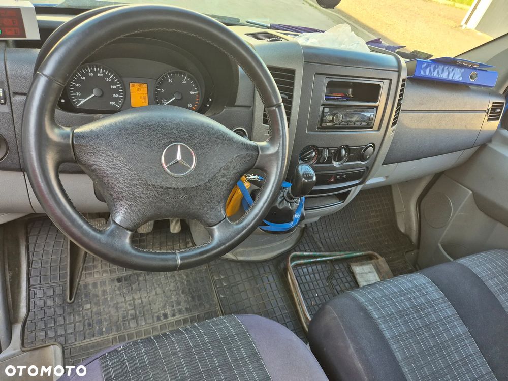 Mercedes-Benz Sprinter - 4