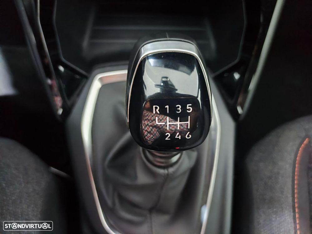 Peugeot 2008 1.2 PureTech Style - 24