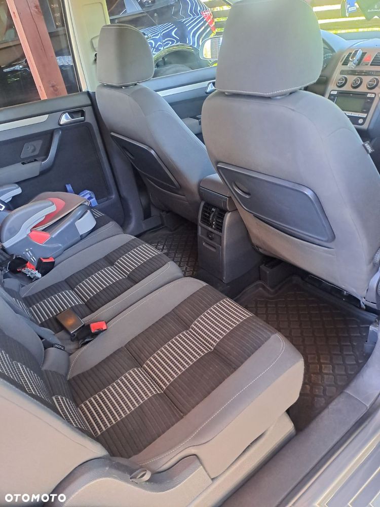 Volkswagen Touran 1.9 TDI Highline - 9