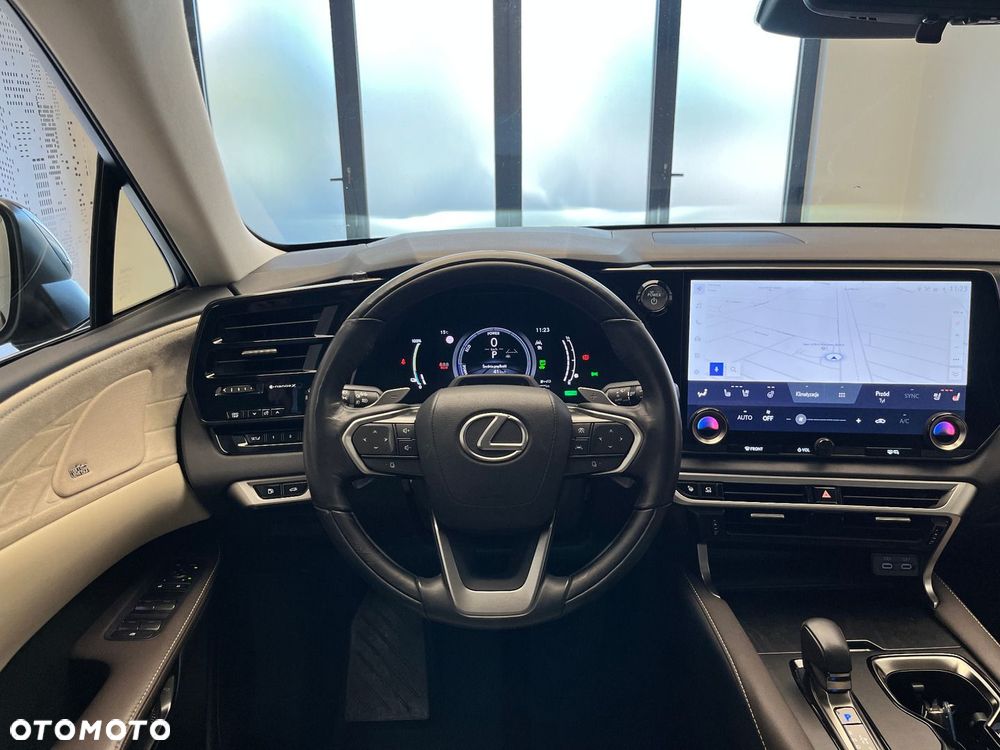 Lexus RX 450h+ Omotenashi - 7