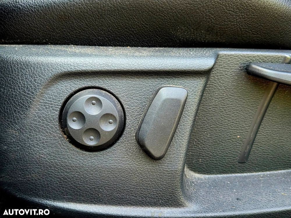 Volkswagen Passat Variant 2.0 TSI Business Edition - 17