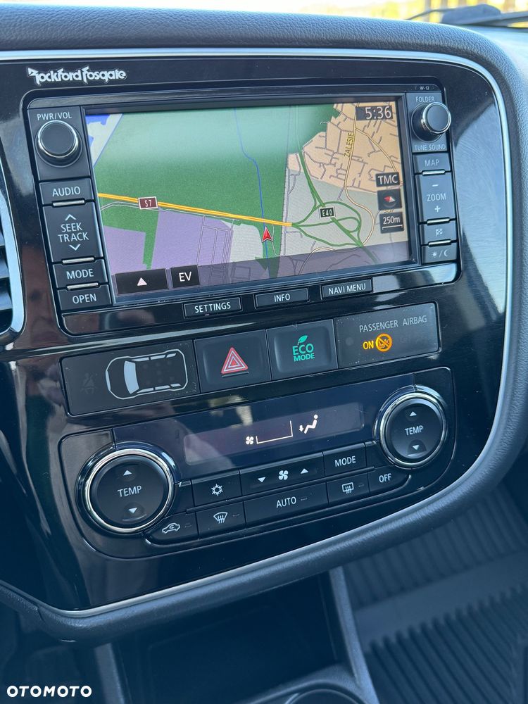 Mitsubishi Outlander - 11