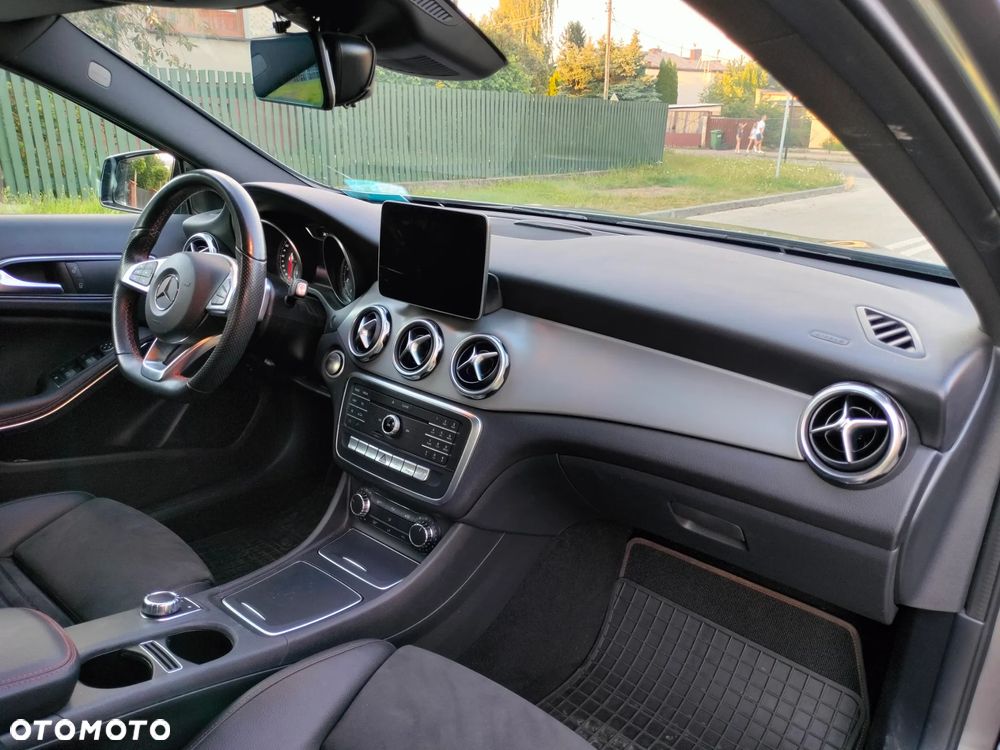 Mercedes-Benz GLA - 11