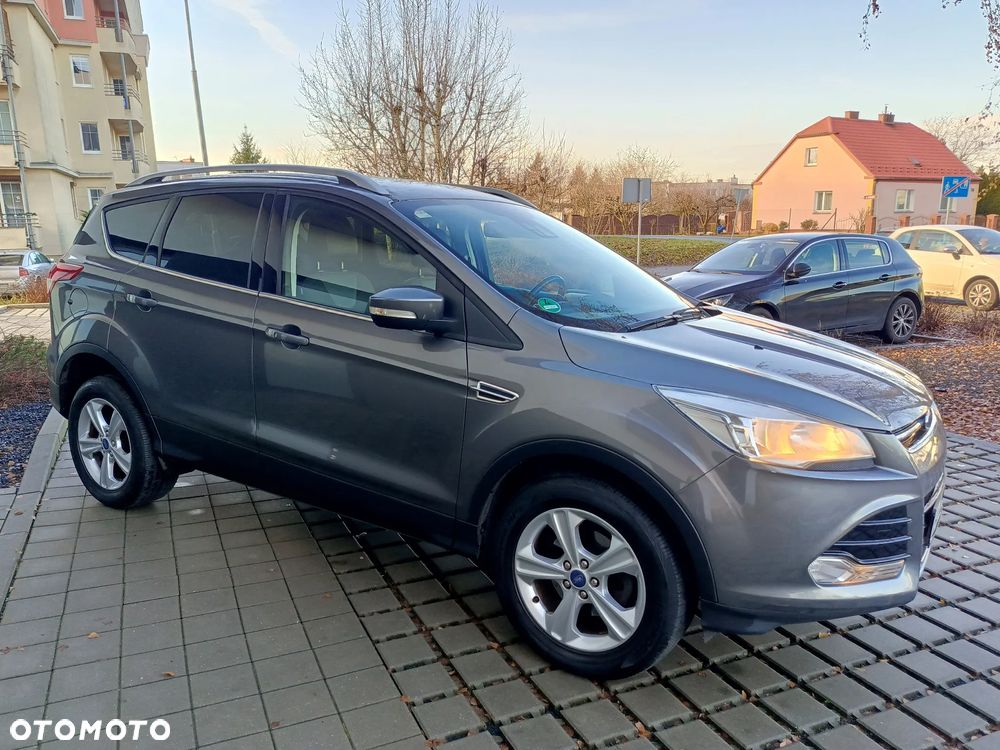 Ford Kuga 1.6 EcoBoost 2x4 Titanium - 3
