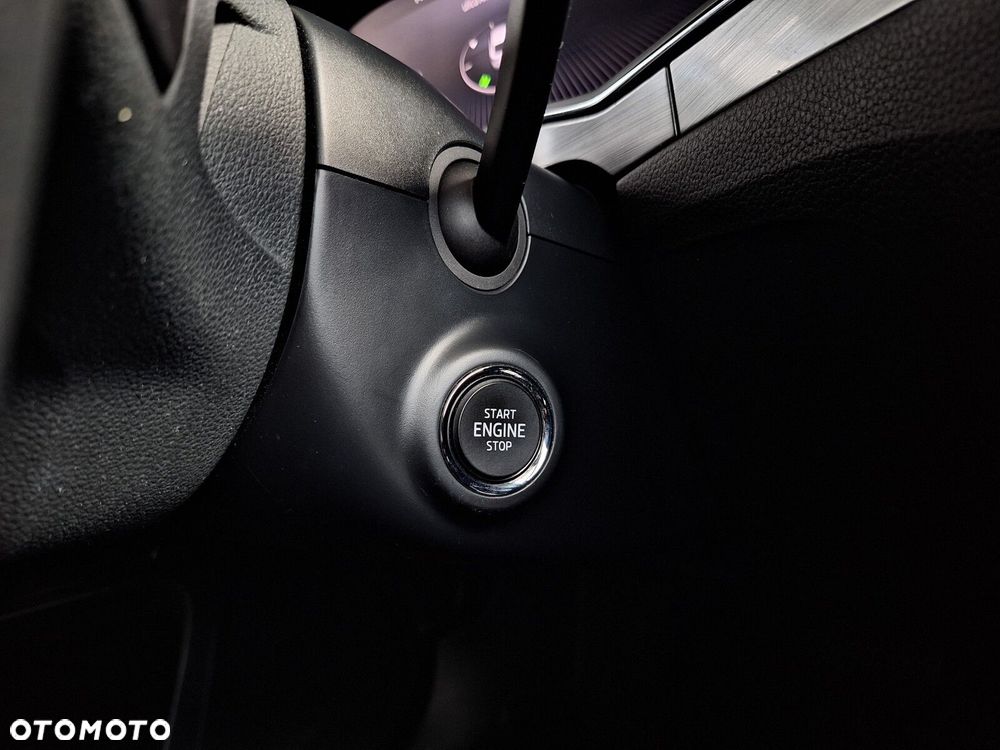 Skoda Superb 2.0 TDI SCR Style DSG - 39