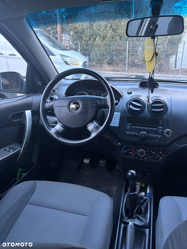 Chevrolet Aveo - 5