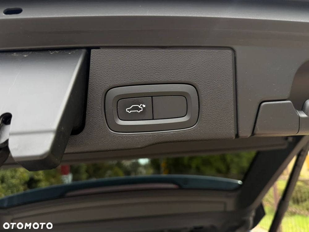 Volvo XC 60 T4 Momentum Pro - 36
