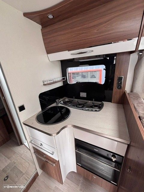 Pilote Essential P740  Cama central - 12