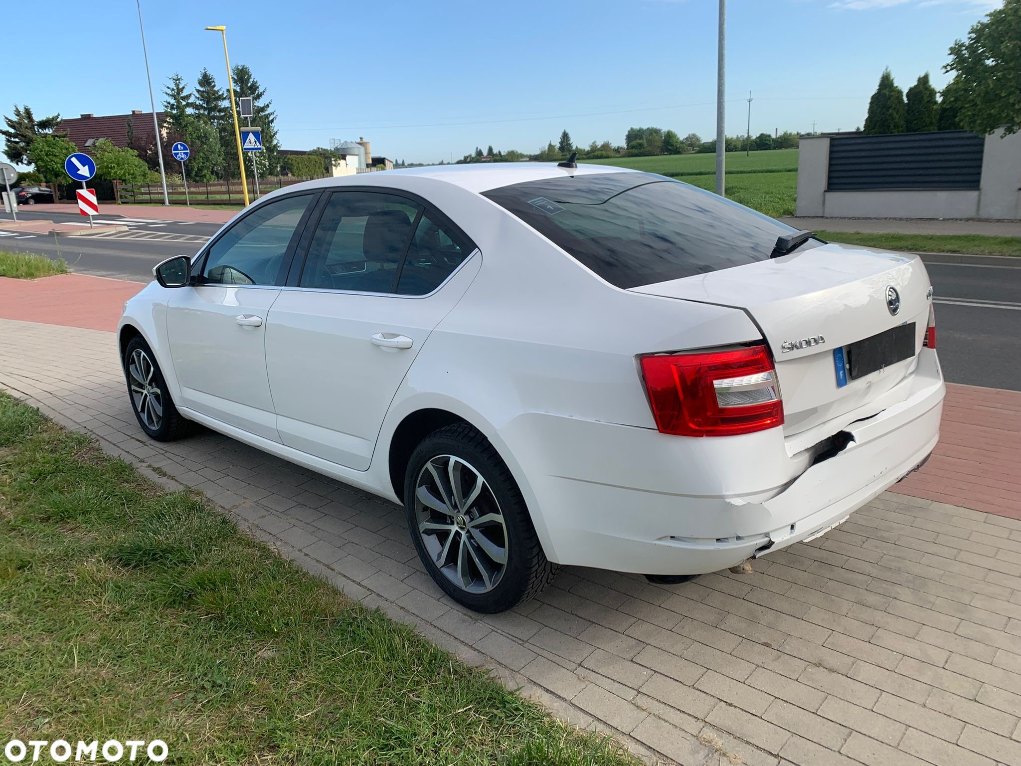 Skoda Octavia 1.6 TDI DSG Ambition - 12