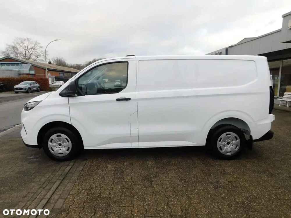 Ford Transit Custom Van - 8