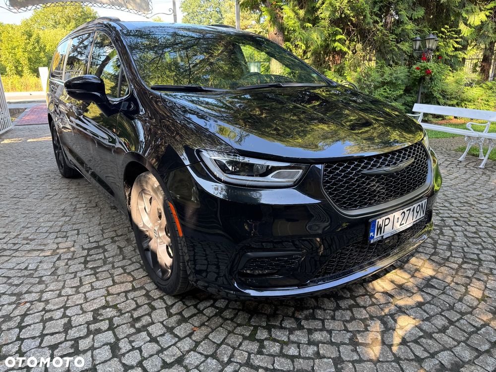 Chrysler Pacifica - 2